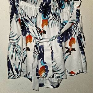 Shein colorful shorts. 3X size with belt.